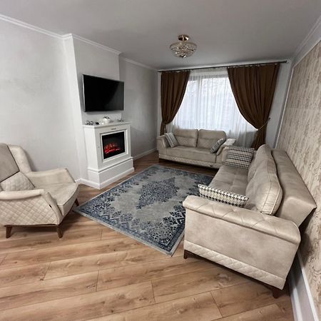 Apartament In Botoșani Bagian luar foto